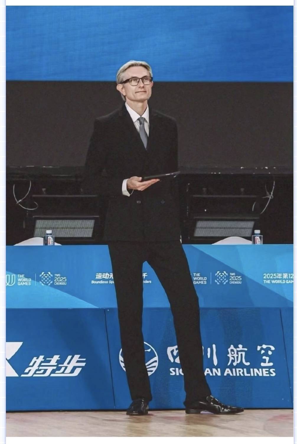 辛金斯将再, 采访时表示, 场外迅速 辛金斯将再, 采访时表示, 场外迅速